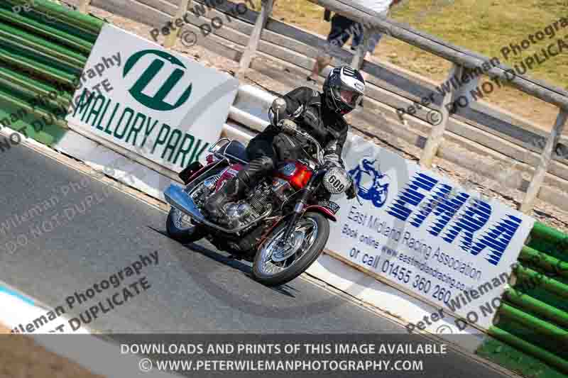 Vintage motorcycle club;eventdigitalimages;mallory park;mallory park trackday photographs;no limits trackdays;peter wileman photography;trackday digital images;trackday photos;vmcc festival 1000 bikes photographs